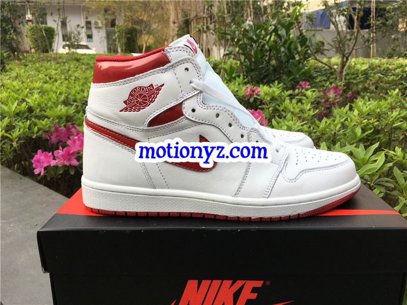 Air Jordan 1 High OG Metallic Red